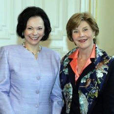 Soproga predsednika Barbara Miklič Türk in soproga ameriškega predsednika Laura Bush, 10.06.2008 (FA BOBO)