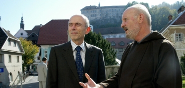 Outside the convent in Škofja Loka (October 2005)