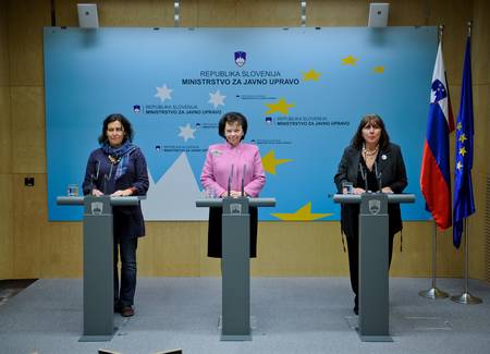 Soproga predsednika republike Barbara Miklič Türk se je udeležila novinarske konference o prostovoljstvu in dogodkih, ki so potekali v okviru evropskega leta prostovoljstva (foto: Nebojša Tejić)