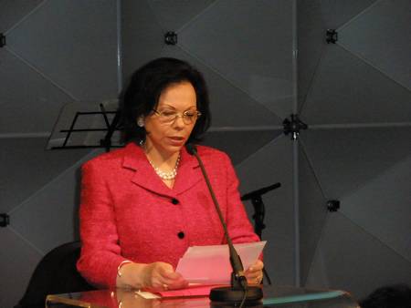 Soproga predsednika Barbara Miklič Türk je nagovorila udeležence in nagrajence akcije 