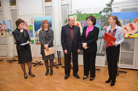 Soproga predsednika republike Barbara Miklič Türk se je udeležila odprtja likovne razstave Pavla Franza z naslovom "debeLUŠ'NE" (foto: Lidija Lapajnar)