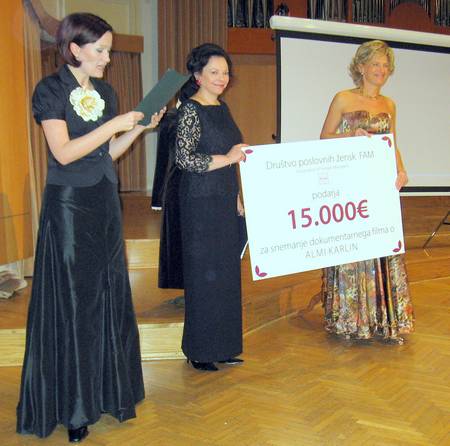 Soproga predsednika Barbara Miklič Türk se je udeležila dobrodelnega koncerta Društva FAM za dokumentarni film o Almi Karlin (foto: Doroteja Omahen)