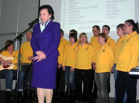 Soproga predsednika republike Barbara Miklič Türk je odprla 15. mednarodni dobrodelni bazar Slovenskega mednarodnega združenja žensk SILA (foto: Doroteja Omahen, združenje SILA) 