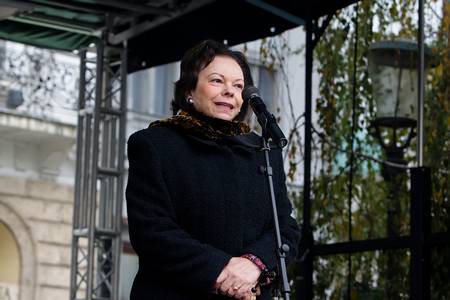 Soproga predsednika republike Barbara Miklič Türk se je udeležila osrednje prireditve ob svetovnem dnevu osteoporoze (foto: Marko Ocepek)