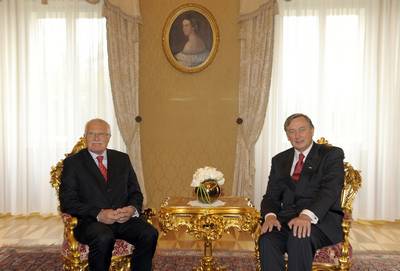 Slovenian President Dr Danilo Türk receives Czech President Václav Klaus (FA BOBO)