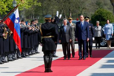 President of the Republic of Slovenia, Dr Danilo Türk, welcomes the Federal President of the Republic of Austria, Dr Heinz Fischer (photo: Stanko Gruden/STA)