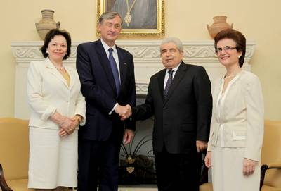 President of the Republic of Slovenia Dr Danilo Türk and his spouse Barbara Miklič Türk were welcomed by the President of the Republic of Cyprus Dimitris Christofias and his spouse Elsie Christofias (photo: Daniel Novakovič/STA)