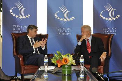 Slovenian President Dr Danilo Türk meets former US President Bill Clinton (FA BOBO)