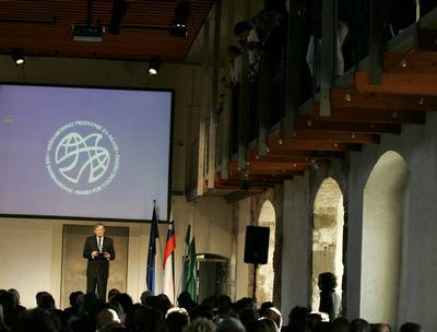 The President of the Republic of Slovenia, Dr Danilo Türk, attended the MEPI (International Award for Young People) Gold Awards presentation ceremony (photo: Tina Kosec/STA)