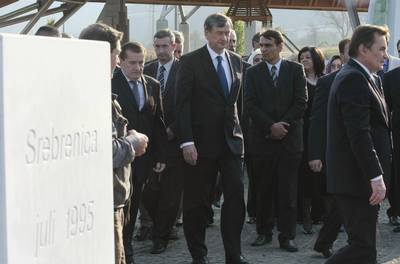 The President of the Republic of Slovenia visits the Memorial Centre in Potočari and lays a wreath at the “Srebrenica – July 1995” memorial (FA BOBO)