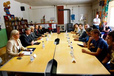 The President of the Republic of Slovenia, Dr Danilo Türk, visits Rog Social Centre where he meets IWW activists (photo: Stanko Gruden/STA)