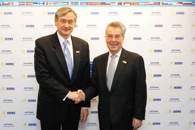 The President of the Republic of Slovenia, Dr Danilo Türk, meets the President of the Republic of Austria, Dr Heinz Fischer (photo: Stanko Gruden /STA)
