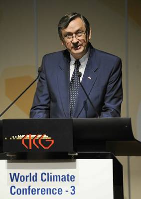 The President of the Republic of Slovenia, Dr Danilo Türk, speaks at the Third World Climate Conference (FA BOBO)