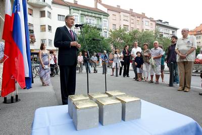 President of the Republic of Slovenia, Dr Danilo Türk, attended a ceremony on the unveiling of the 'Memorial Cobblestones', where he symbolically laid the last cobblestone commemorating Holocaust victims in Maribor (photo: Stanko Gruden/STA)