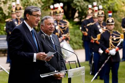 With a short ceremony in the Jardin du Luxembourg, a Paris park, President Türk and the Speaker of the French Senate Mr. Larcher symbolically consecrated a 20-year-old lime tree to the 20th Anniversary of the Republic of Slovenia's Independence and to Franco-Slovenian friendship (photo: Stanko Gruden/STA)