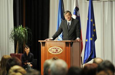 The President of the Republic of Slovenia, Dr Danilo Türk, delivers his address at  the opening ceremony of the International Year of Astronomy in Slovenia (FA BOBO)