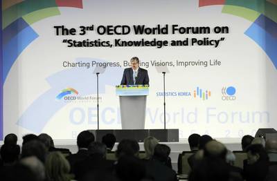 The President of the Republic of Slovenia, Dr Danilo Türk, participates in the 3rd OECD World Forum entitled "Statistics, Knowledge and Policy – Charting Progress, Building Visions, Improving Life" (FA BOBO)