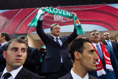 The President of the Republic of Slovenia, Dr Danilo Türk, and the President of the Republic of Turkey, Abdullah Gül, attend the World Championship quarter-final basketball match between Slovenia and Turkey (photo: Stanko Gruden/STA)