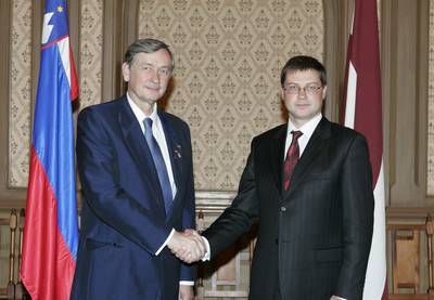 The President of the Republic of Slovenia, Dr Danilo Türk, met the Prime Minister of the Republic of Latvia, Mr Valdis Dombrovskis (Photo Tina Kosec/STA)
