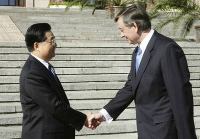 The President of the People’s Republic of China, Mr Hu Jintao, receives the President of the Republic of Slovenia, Dr Danilo Türk (FA BOBO)
