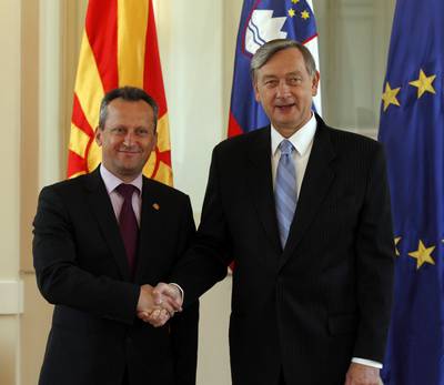 The President of the Republic of Slovenia, Dr Danilo Türk, receives Trajko Veljanoski, the President of the Assembly of the Republic of Macedonia (photo: Tina Kosec/STA)
