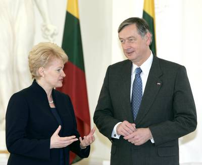 Lithuanian President Dr Dalia Grybauskaitė receives President Danilo Türk of Slovenia (photo: Tina Kosec/STA)