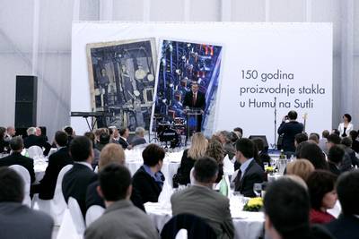 The President of the Republic of Slovenia, Dr Danilo Türk, attended the ceremony marking the 150th anniversary of company Vetropack Straža and glass manufacturing in the town of Hum na Sotli (photo: Tina Kosec/STA)