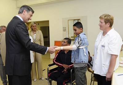 The President of the Republic of Slovenia, Dr Danilo Türk, visited children from Gaza who have come to Slovenia for rehabilitation at the Institute for Rehabilitation, Republic of Slovenia (FA BOBO)