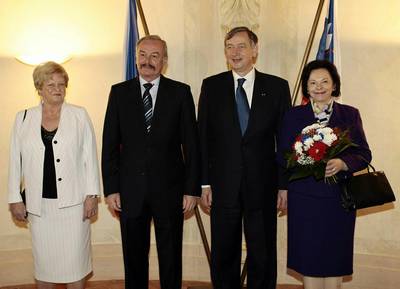 President Dr Danilo Türk and Barbara Miklič Türk meet the President of the Senate of the Czech Parliament, Přemysl Sobotka, and his wife Radmila (FA BOBO)