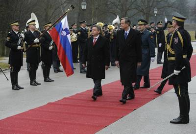 The President of the Republic of Slovenia, Dr Danilo Türk, receives the President of the Republic of Macedonia, Dr Gjorge Ivanov (photo: Nebojša Tejić/STA)