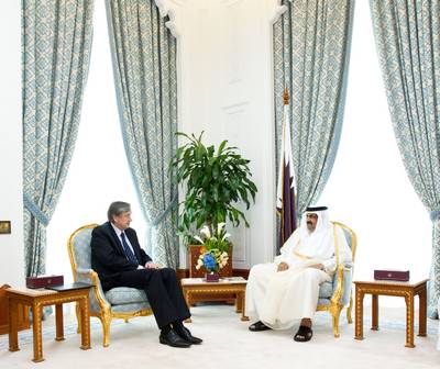 The Emir of the State of Qatar, His Highness Sheikh Hamad bin Khalifa Al-Thani, receives the Slovenian President, Dr Danilo Türk (photo: Stanko Gruden/STA)