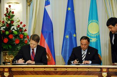 Slovenia and Kazakhstan have concluded agreements on economic co-operation, on international road transport of passengers and goods, and on a visa waiver for holders of diplomatic passports, as well as a memorandum on co-operation between the economic ministries of the two countries (FA BOBO)