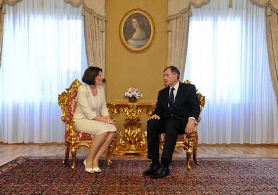 Slovenian President, Dr Danilo Türk, receives Kosovar President, Ms Atifete Jahjaga (photo: Nebojša Tejić/STA)