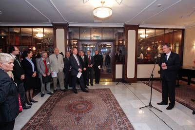 Slovenian President Danilo Türk hosts a reception on the occasion of the 44th International Writers' Meeting (photo: Stanko Gruden/STA)