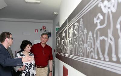 President of Slovenia, Danilo Türk, and his wife, Barbara Miklič Türk, visit the Situla Hostel (photo: Tina Kosec/STA)
