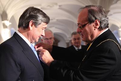 The President of the Republic of Slovenia, Dr Danilo Türk, is awarded the title "Protector of the European Academy of Sciences and Art" (Photo: EASA)