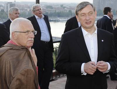 The President of the Republic of Slovenia, Dr Danilo Türk, meets the President of the Czech Republic, Václav Klaus (FA BOBO)