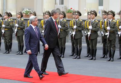 President of the Republic of Slovenia Dr Danilo Türk was recieved by the President of the Republic of Armenia Serzh Sargsyan (photo: Daniel Novakovič/STA)