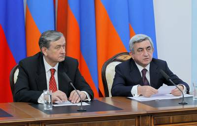 President of the Republic of Slovenia Dr Danilo Türk was recieved by the President of the Republic of Armenia Serzh Sargsyan (photo: Daniel Novakovič/STA)