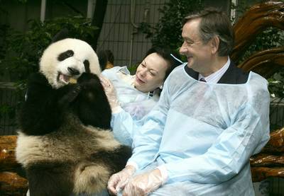 President Dr Danilo Türk discussed with the management of the Panda Research Centre the care for this endangered species and the environmental issues (FA BOBO)