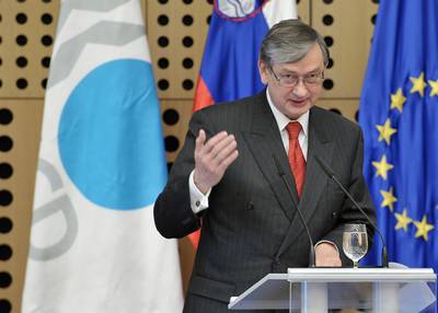 President Dr Danilo Türk attended a round table on the measurement and application of data on social progress and welfare (photo: Tamino Petelinšek/STA)