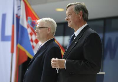The President of the Republic of Slovenia, Dr Danilo Türk, and the President of the Republic of Croatia, Dr Ivo Josipović, open the Wellness Hotel Terme Tuhelj, a new Slovenian-Croatian investment (photo: Nebojša Tejić/STA)