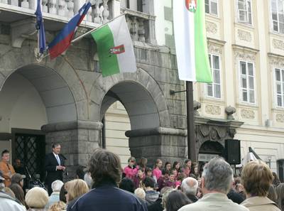The President of the Republic of Slovenia, Dr Danilo Türk, attends the ceremony marking the opening of the project "Ljubljana – World Book Capital 2010 (photo: Tina Kosec/STA)