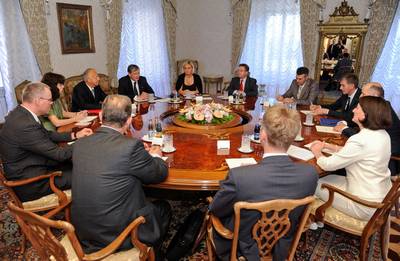 Slovenian President, Dr Danilo Türk, receives Kosovar President, Ms Atifete Jahjaga (photo: Nebojša Tejić/STA)