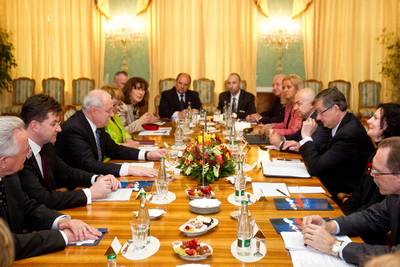 Plenary talks between the delegations of the Slovak Republic and the Republic of Slovenia, led by their respective presidents (photo: Stanko Gruden/STA)