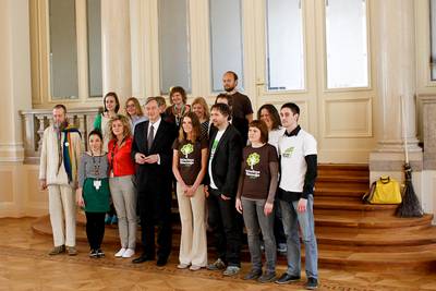 The President of the Republic, Dr Danilo Türk, receives representatives of the international organisation Ecologists Without Borders participating in the ‘Let's Clean Slovenia 2012’ campaign taking place within the ‘World Cleanup 2012’ initiative (photo: Stanko Gruden/STA)