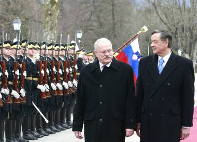 The President of the Republic of Slovenia, Dr Danilo Türk, receives the President of the Slovak Republic, Dr Ivan Gašparovič (photo: Tina Kosec/STA)