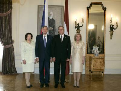 The President of the Republic of Slovenia, Dr Danilo Türk, and his wife, Barbara Miklič Türk, met the President of the Republic of Latvia, Valdis Zatlers, and his wife, Lilito Zatlere (Photo Tina Kosec/STA)