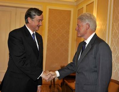 The President of the Republic of Slovenia, Dr Danilo Türk, receives the former US President Bill Clinton (FA BOBO)