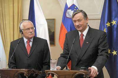 Slovenian President Dr Danilo Türk receives Czech President Václav Klaus (FA BOBO)